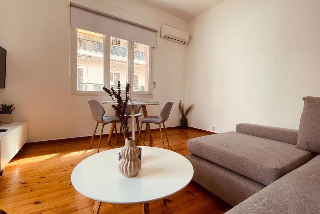 Daisy Apartment 15 Min To Acropolis เอเธนส์ ภายนอก รูปภาพ